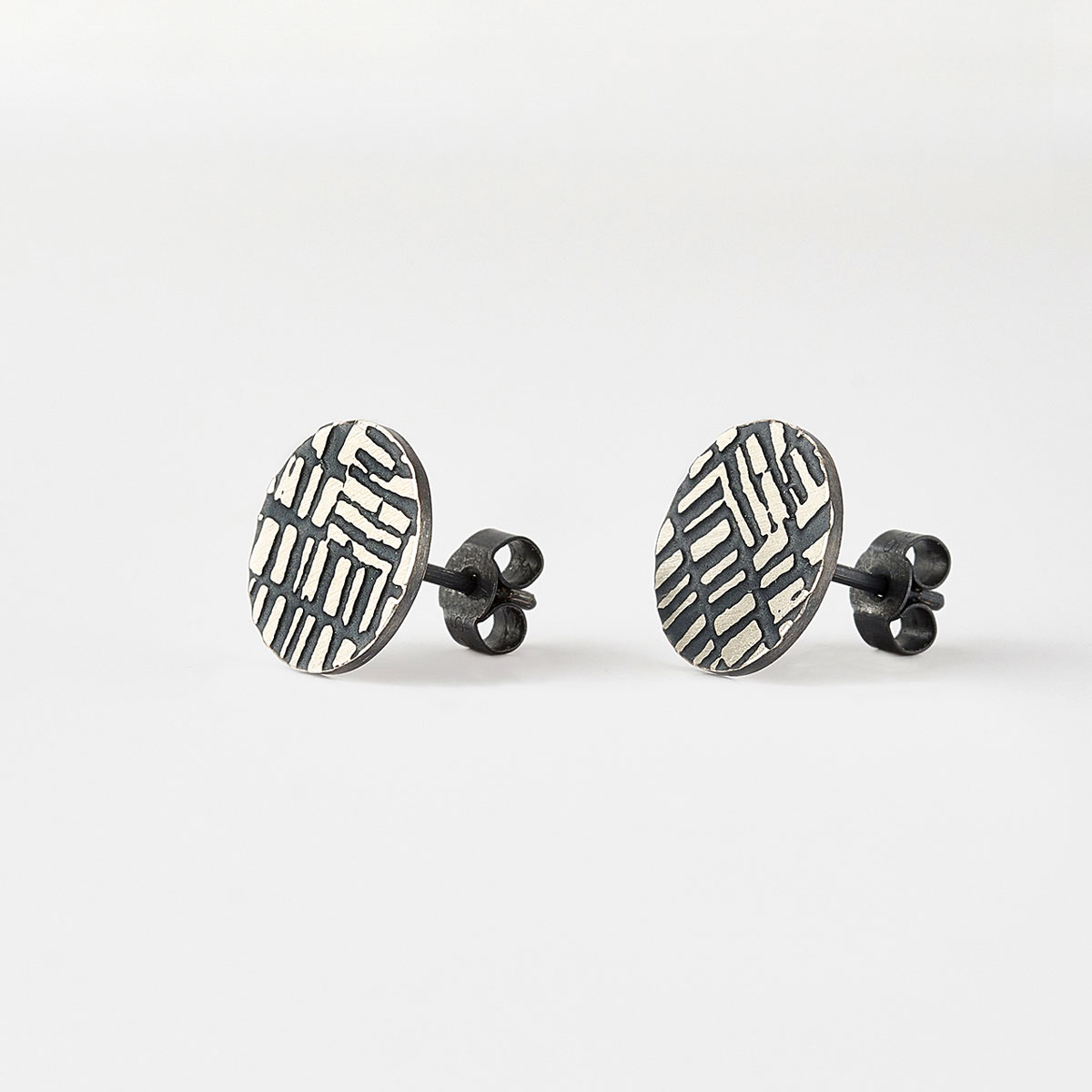 ‘Weave’ Silver and Black Circle Stud Earrings