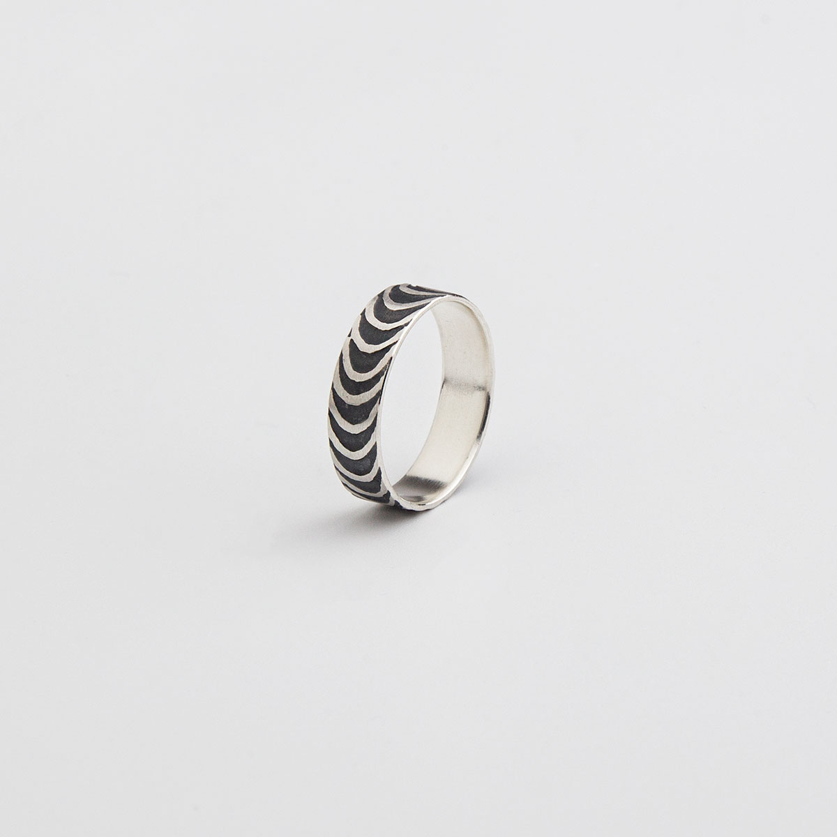 ‘Finesse’ Silver and Black Ring