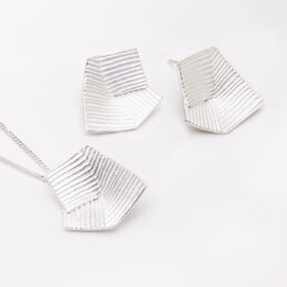 Earrings and pendant ‘Lines in Motion’